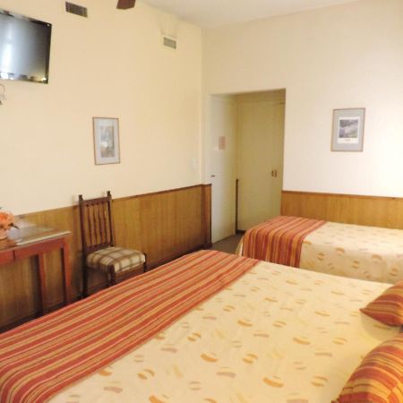 Hotel Galicia Trelew Kültér fotó