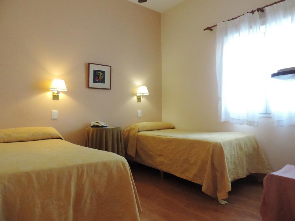 Hotel Galicia Trelew Szoba fotó