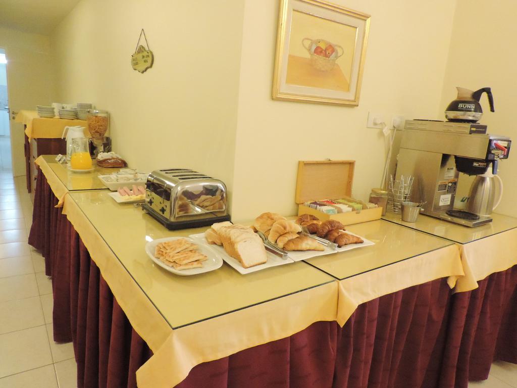 Hotel Galicia Trelew Kültér fotó