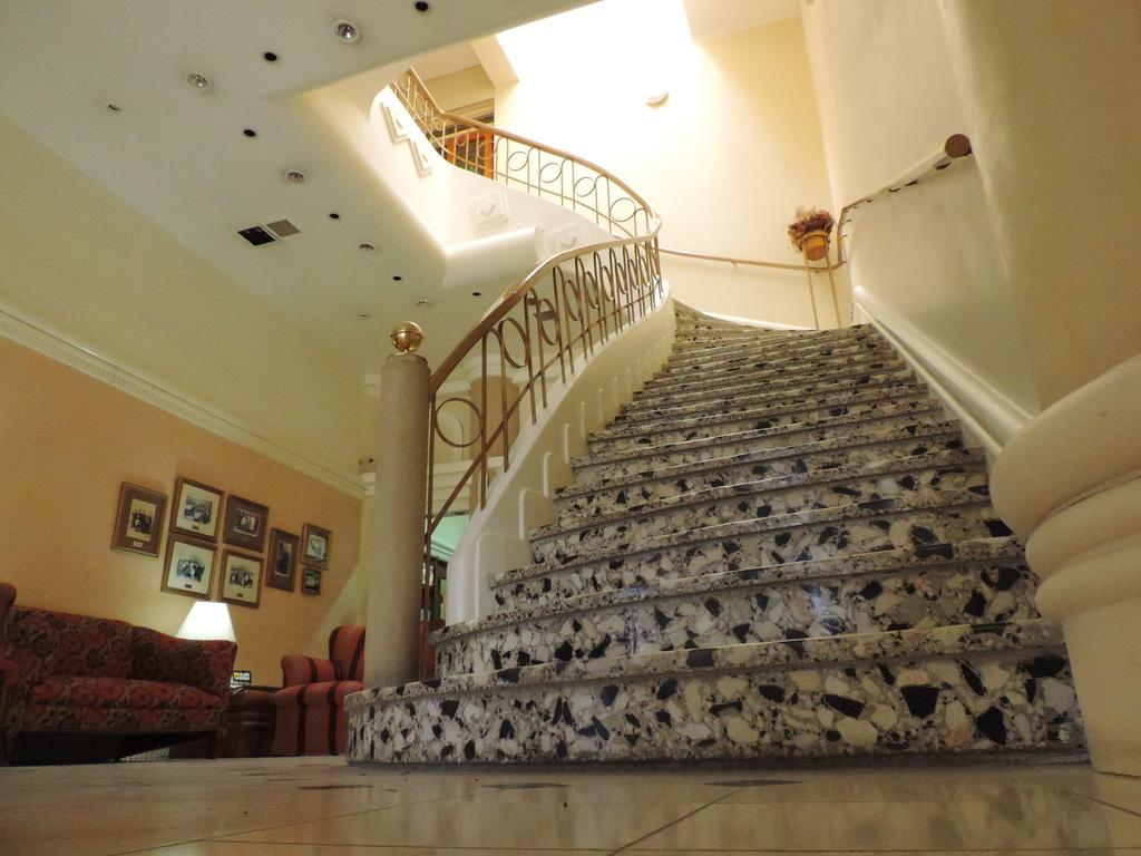 Hotel Galicia Trelew Kültér fotó