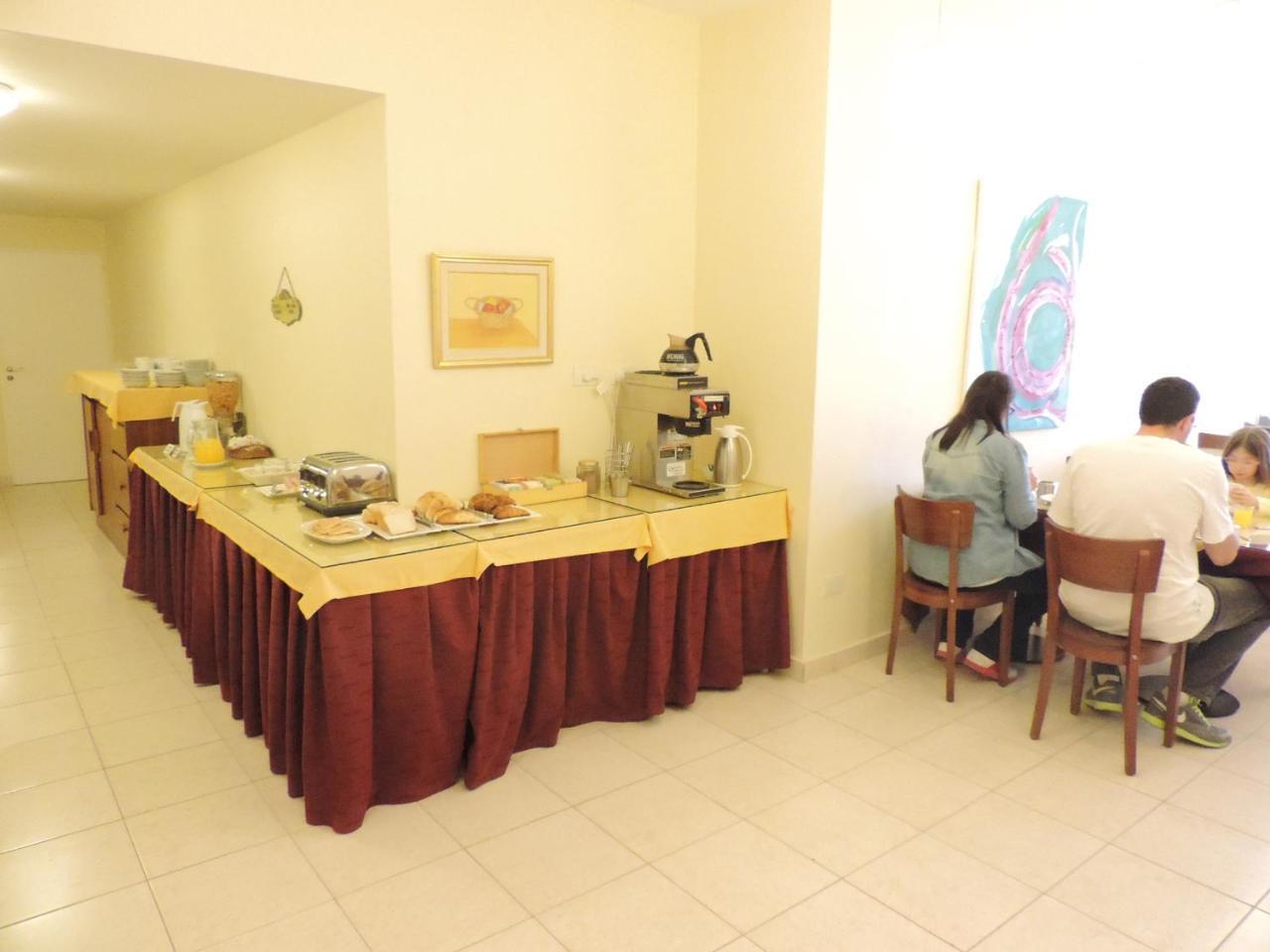 Hotel Galicia Trelew Kültér fotó